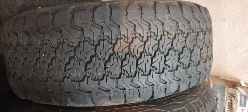 Conjunto 4 pneus jipe 235/75R15