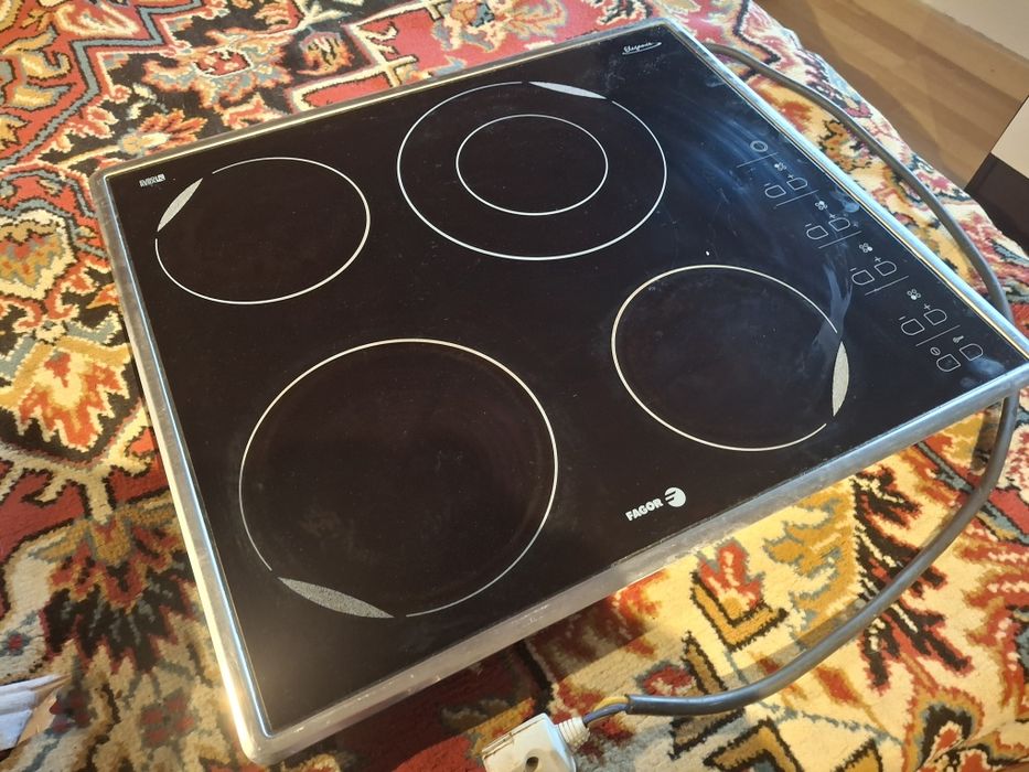 Placa de fogão elétrica "Fagor" usada como nova