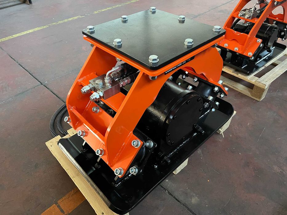 Placa Compactadora P/Escavadora 4-10T - **Nova c/ IVA e Envio grátis**