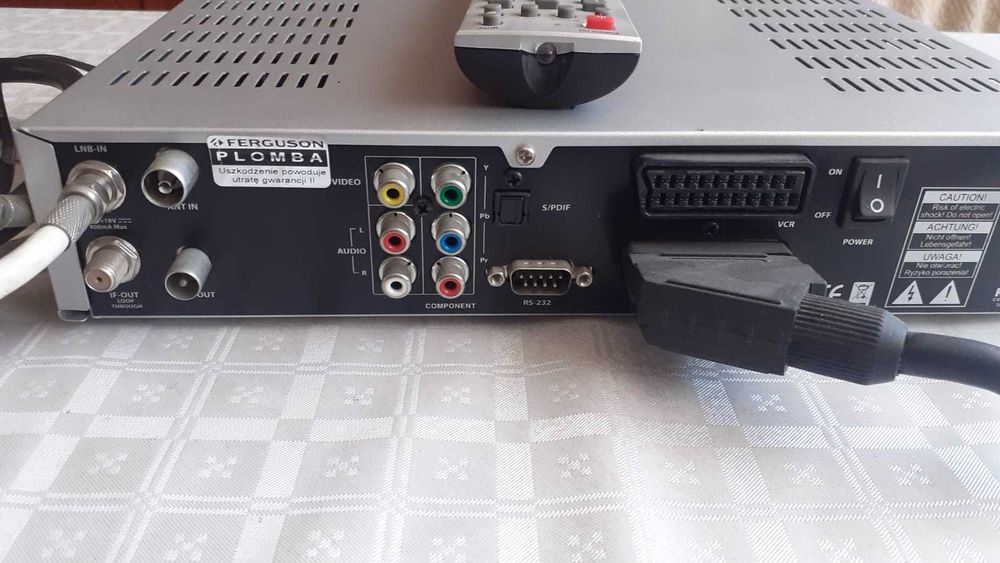 Tuner telewizji satelitarnej Ferguson FX 6600 CR wraz z pilotem