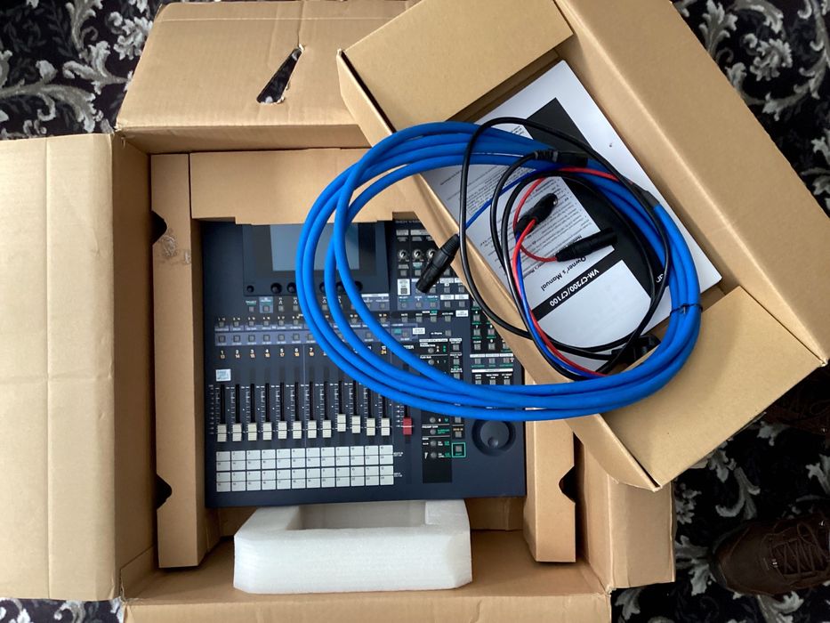 Roland VM-C7100 controlador