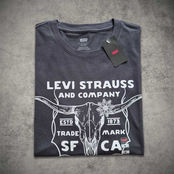 Оверсайз футболка Levis розмір S М L