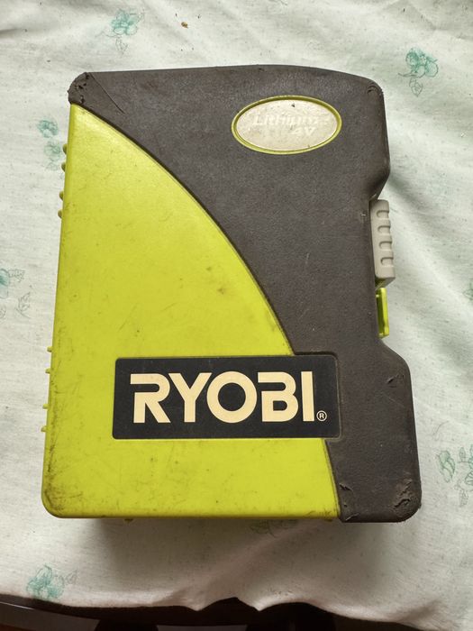 Aparafusadora marca Ryobi