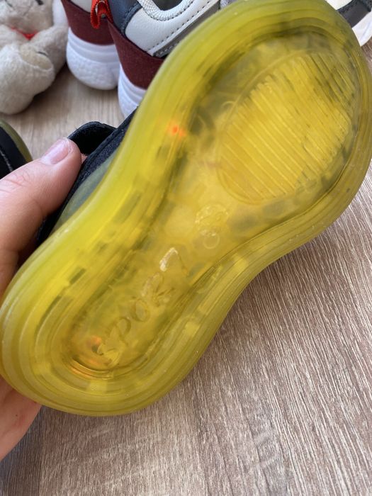 Кросівки дитячі 22 розмір