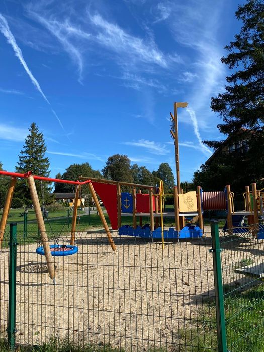 Całoroczny domek nad jeziorem Dadaj z kominkiem i klimatyzacją