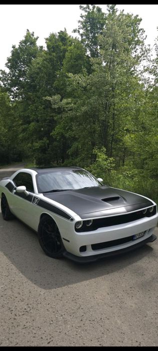 Wynajem Dodge Challenger V8 oraz inne auta.