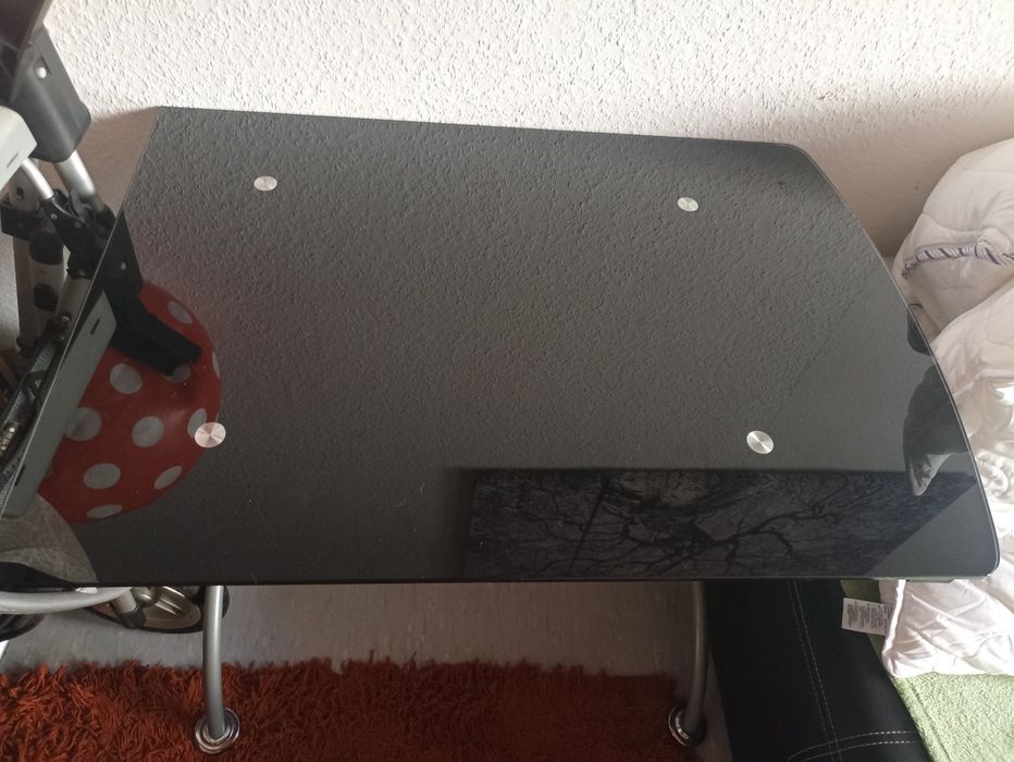 Продам стіл скляна столешня