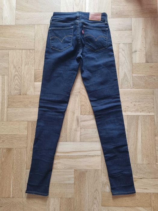 Levi’s 711 Skinny – W24
