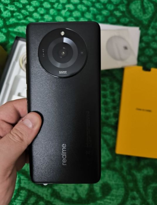 Смартфон Realme 11 Pro 5G • 8/256Гб • AMOLED 120 Гц Как новый!