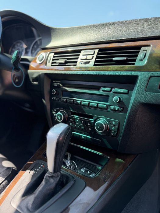Продам BMW e90 2011 N52B30