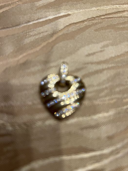 Peça de joalharia em forma de coração em Ouro e Diamantes