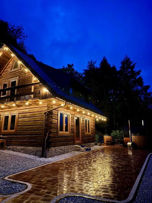 Leśny reset dla 10 osób – sauna, balia i podgrzewany basen