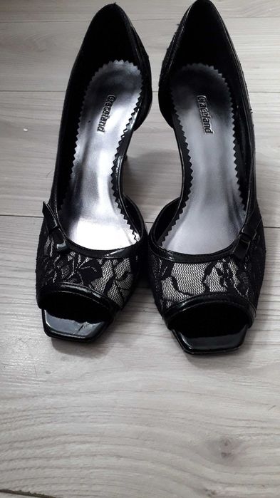 Buty damskie wyjściowe