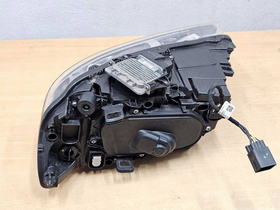 reflektor prawy xenon dbl volvo v60 s60 2013-2017 31420256 anglik uk