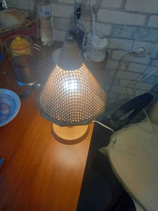 Лампа світлодіодна настільна екологічна