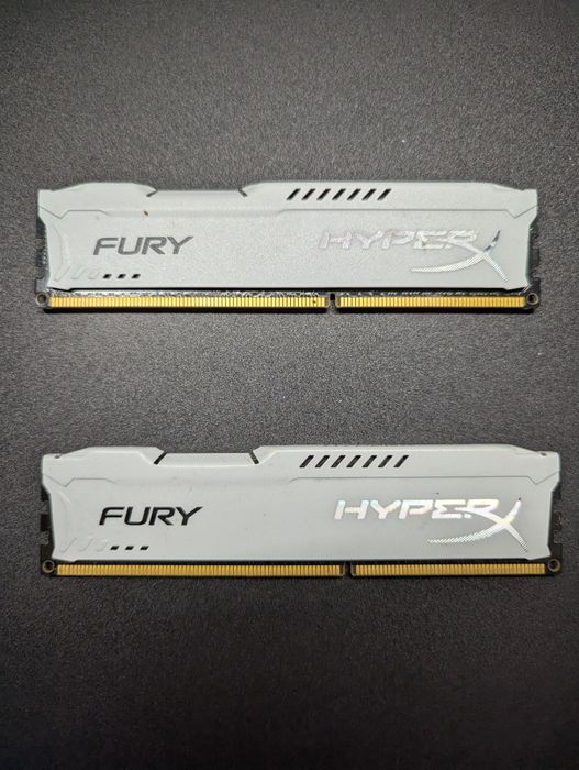 HyperX 8GB - 4GB x 2 Pamięć RAM DDR3