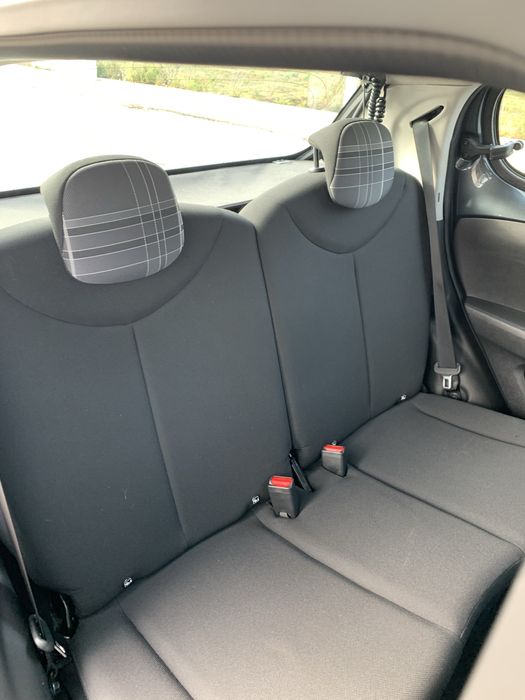 Peugeot 108 // 49 milkms ( motor de corrente/ Toyota) IMPECÁVEL