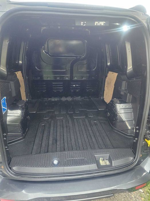 Ford Transit Courier 50 mil quilómetros