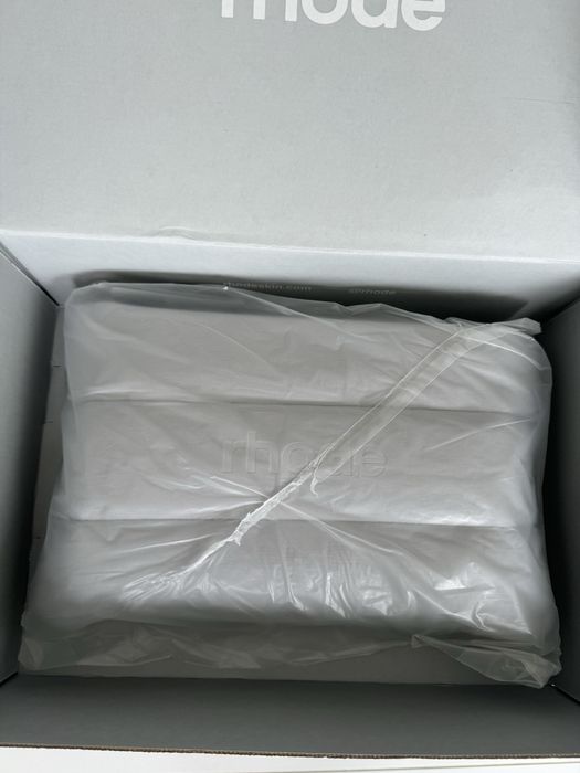 RHODE skin kosmetyczka Bubble szara z logo do podróży do domu 30/20cm