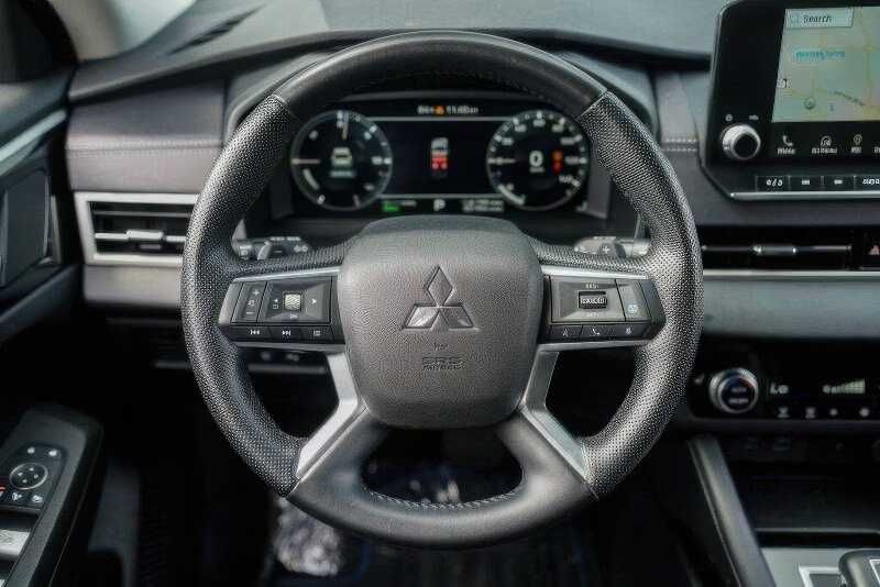 2023 Mitsubishi Outlander PHEV SE