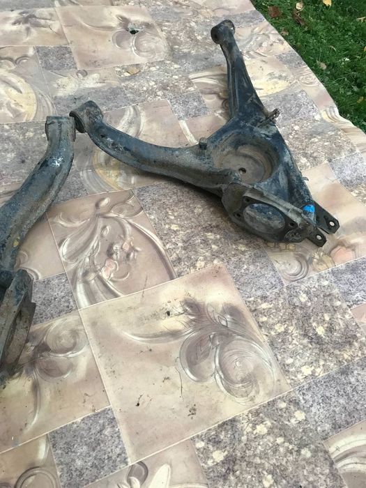 Задні речаги Форд сієра сідан