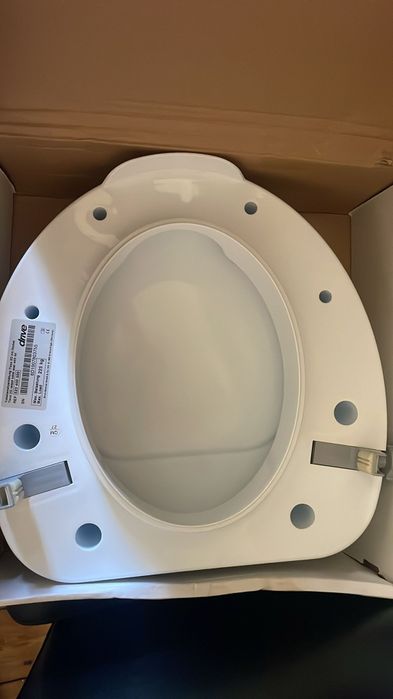 Nasadka toaletowa podwyższająca 10cm z klapką