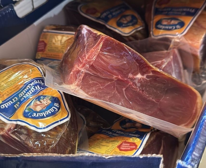 Прошутто Крудо Prosciutto.  Італія