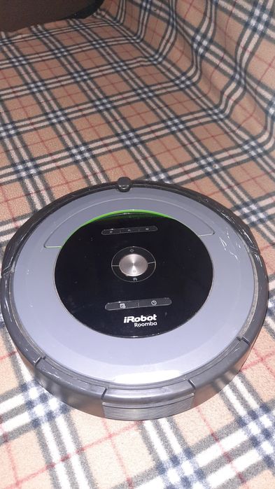 Робот пылесос iRobot Roomba.
