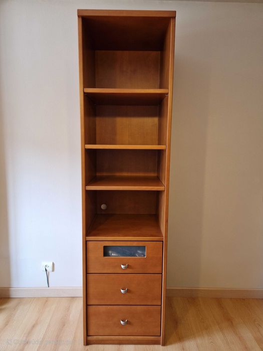 Móvel de apoio para sala em excelente estado de conservação.