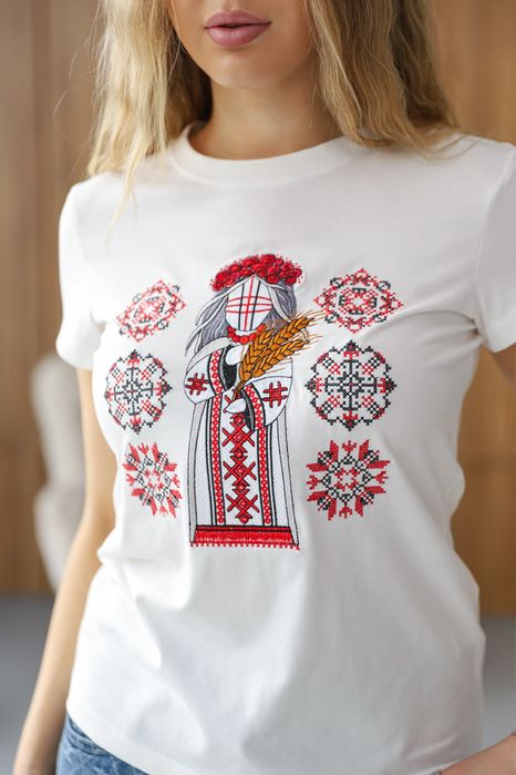 Жіноча вишита футболка