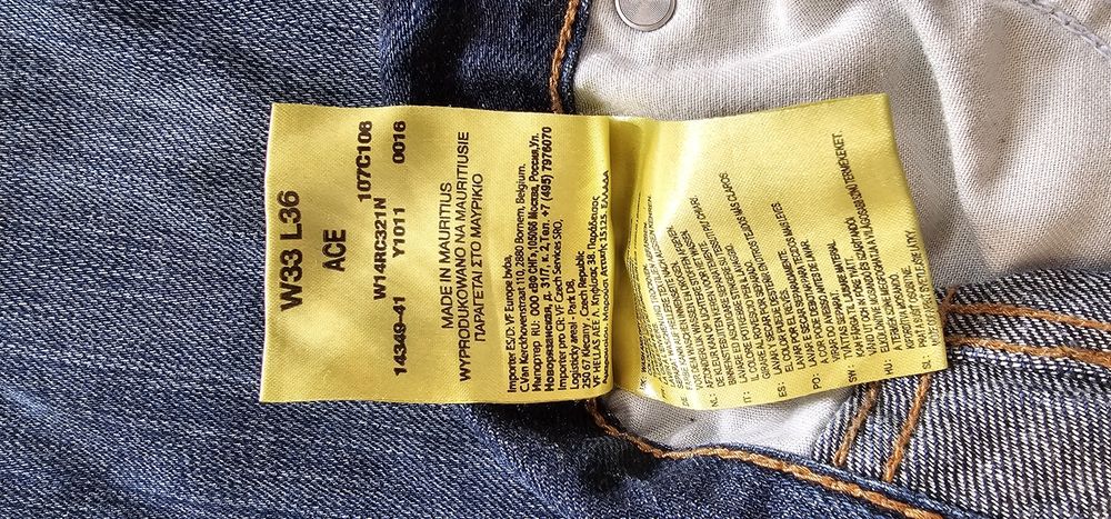 Wrangler spodnie dżinsowe męskie rozmiar W33 L36 granatowe