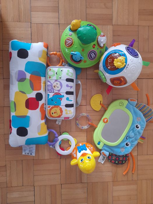 Zabawki interaktywne i grzechotki