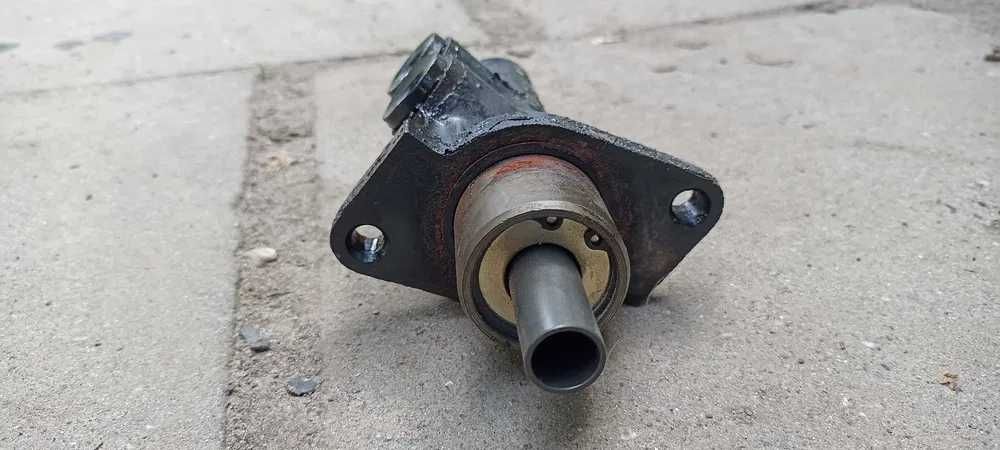 Головний гальмівний циліндр Opel Vectra A