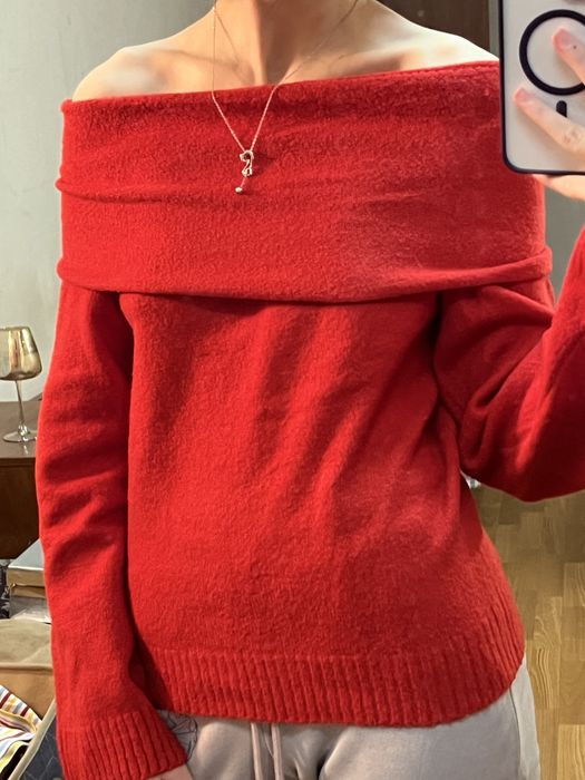 Свитер с открытыми плечами, светр з відкритими плечима