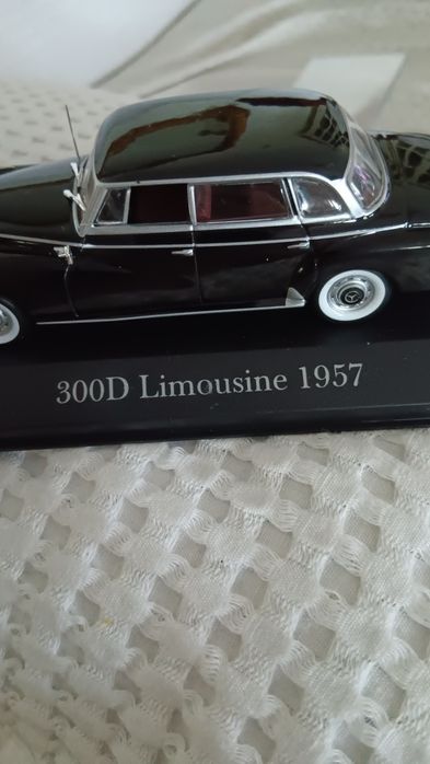 Mercedes 300D Limousine 1957. Com caixa acrílico de protecção!