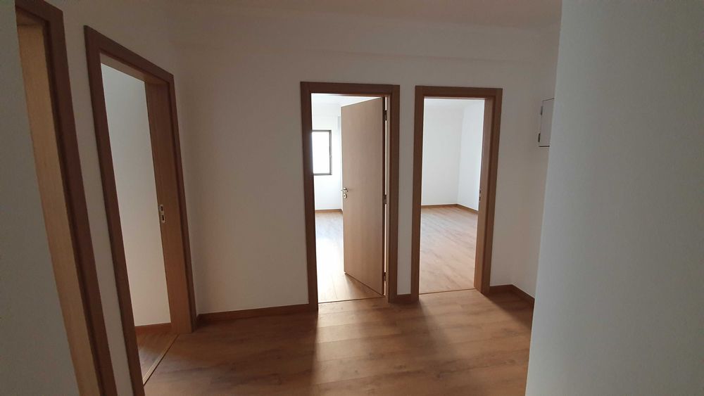 Apartamento T3 em Linda Velha para arrendamento