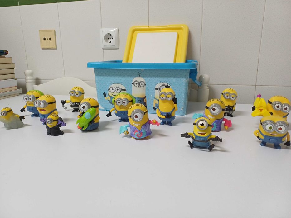 Caixa com Minions 14 unidades