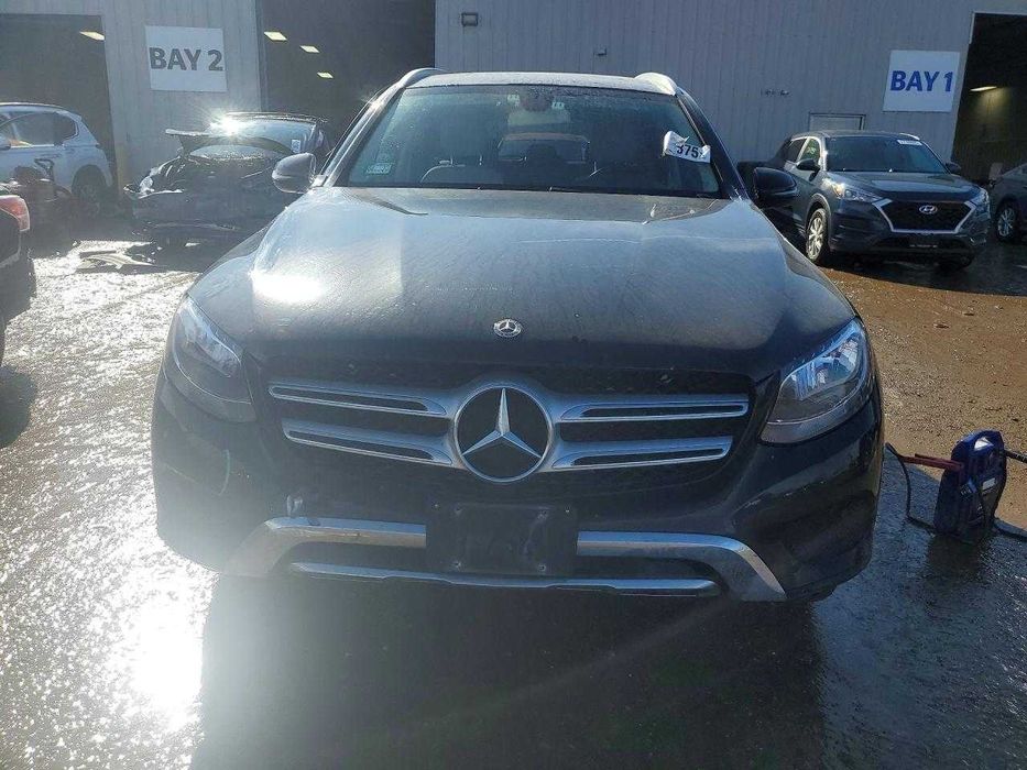 Mercedes-Benz GLC300 4Matic (2018)