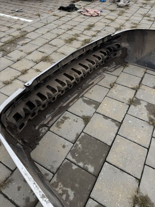 Задній бампер Пріора. В ідеальному стані. Рідна фарба.