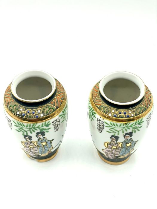 Par de jarras antigas japonesas