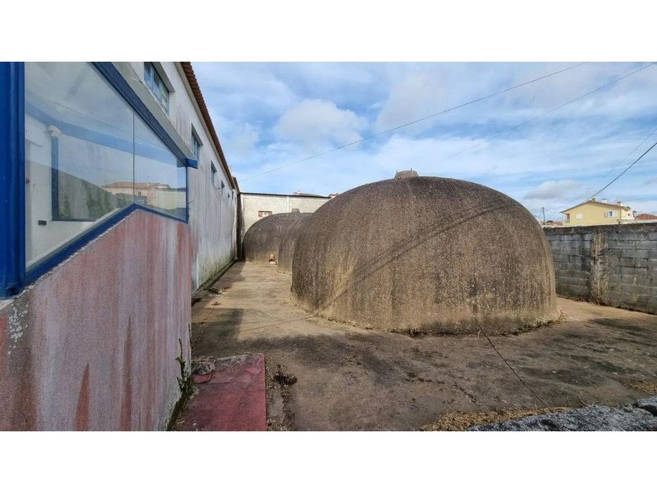 Terreno à Venda 332m2 com área de implantação de 157m2 em Pero Negr... — Sapataria, Lisboa