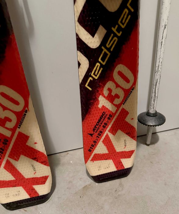 Atomic XT 130cm narty zjazdowe dla dziecka + kijki gratis