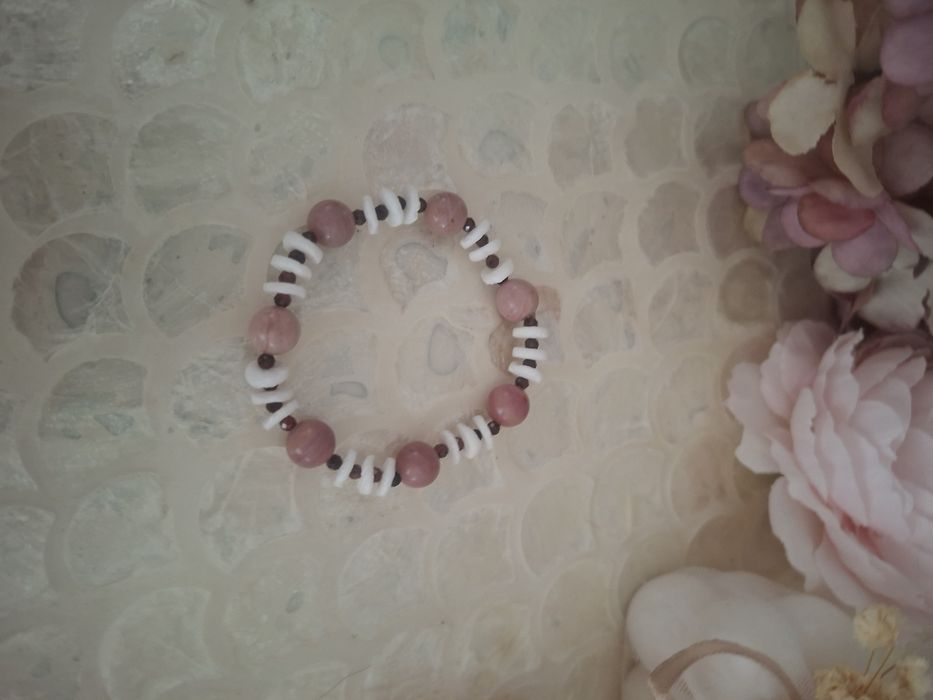 Bransoletka handmade z naturalnych kamieni rodonit muszla granat