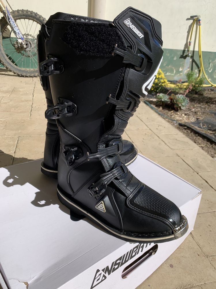 Botas Enduro 46 Pe as e Acess rios OLX Portugal