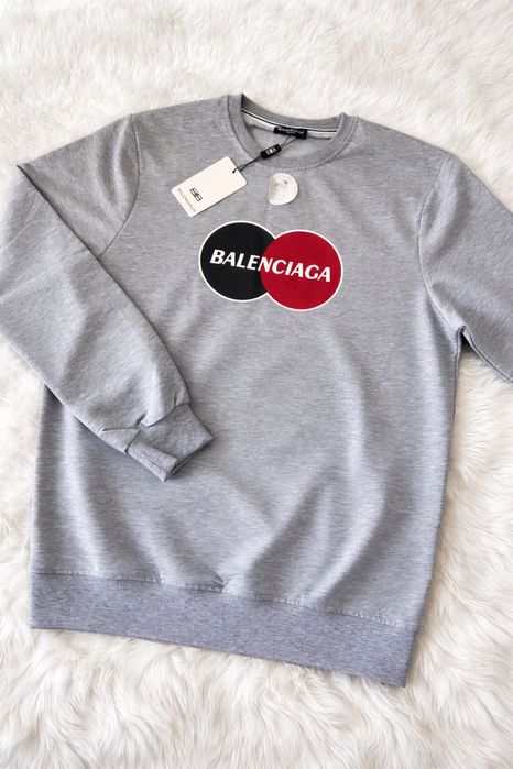Кофта в стилі Balenciaga