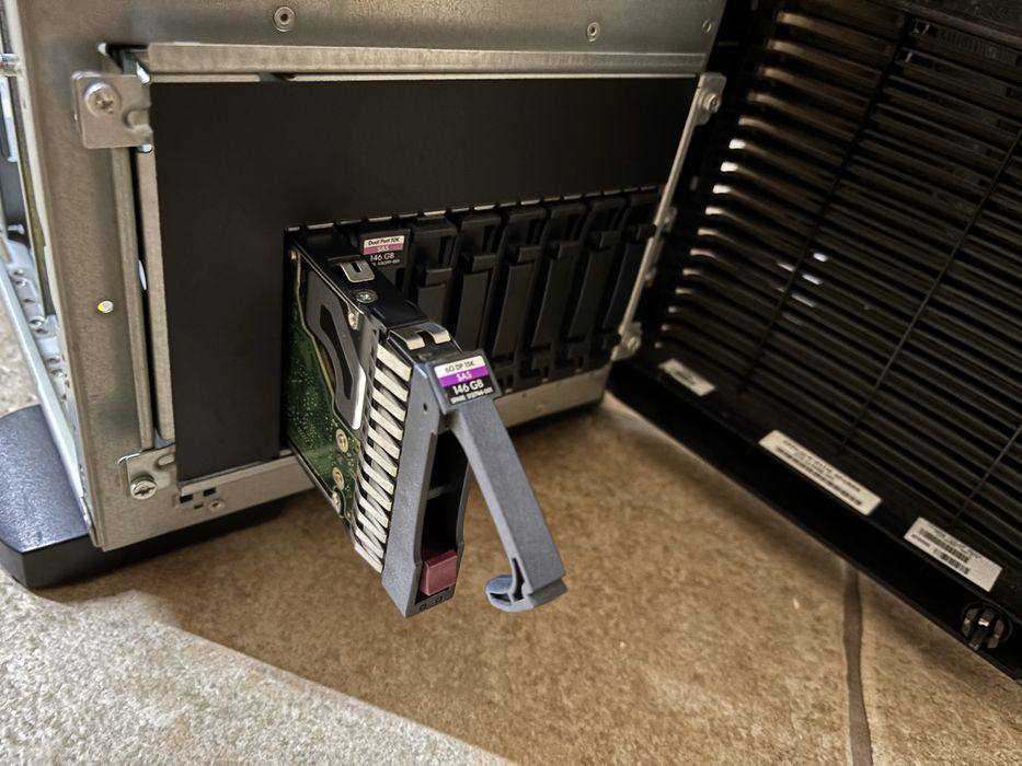 Servidor HP PROLIANT ML350