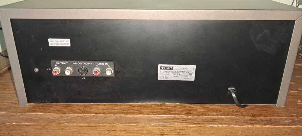 Касетна дека TEAC A-103 РЕТРО