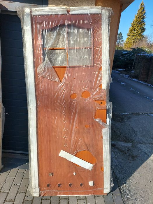 Drzwi 80  prawe lewe, ościeżnice