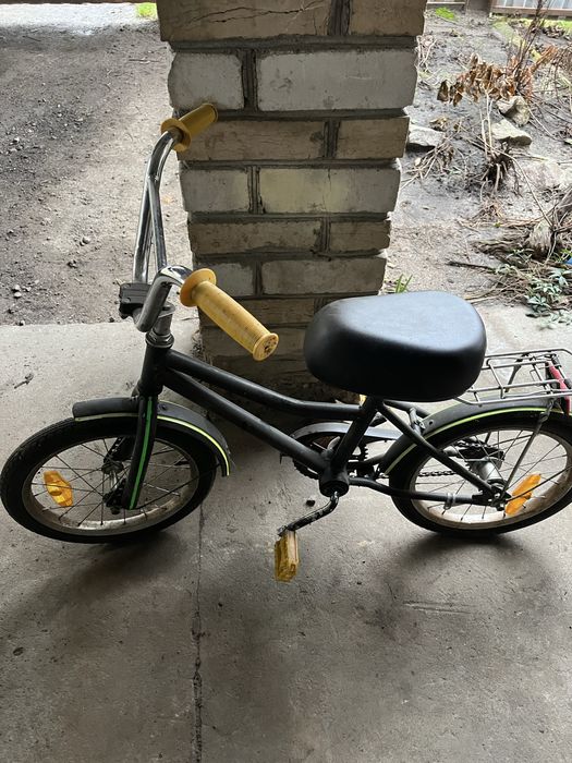 Велосипеди. Підлітковий і два дитячих.