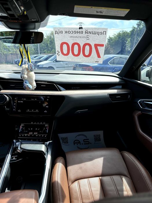 Продам Audi e-tron 2019 рік можлива розстрочка,кредит,обмін!